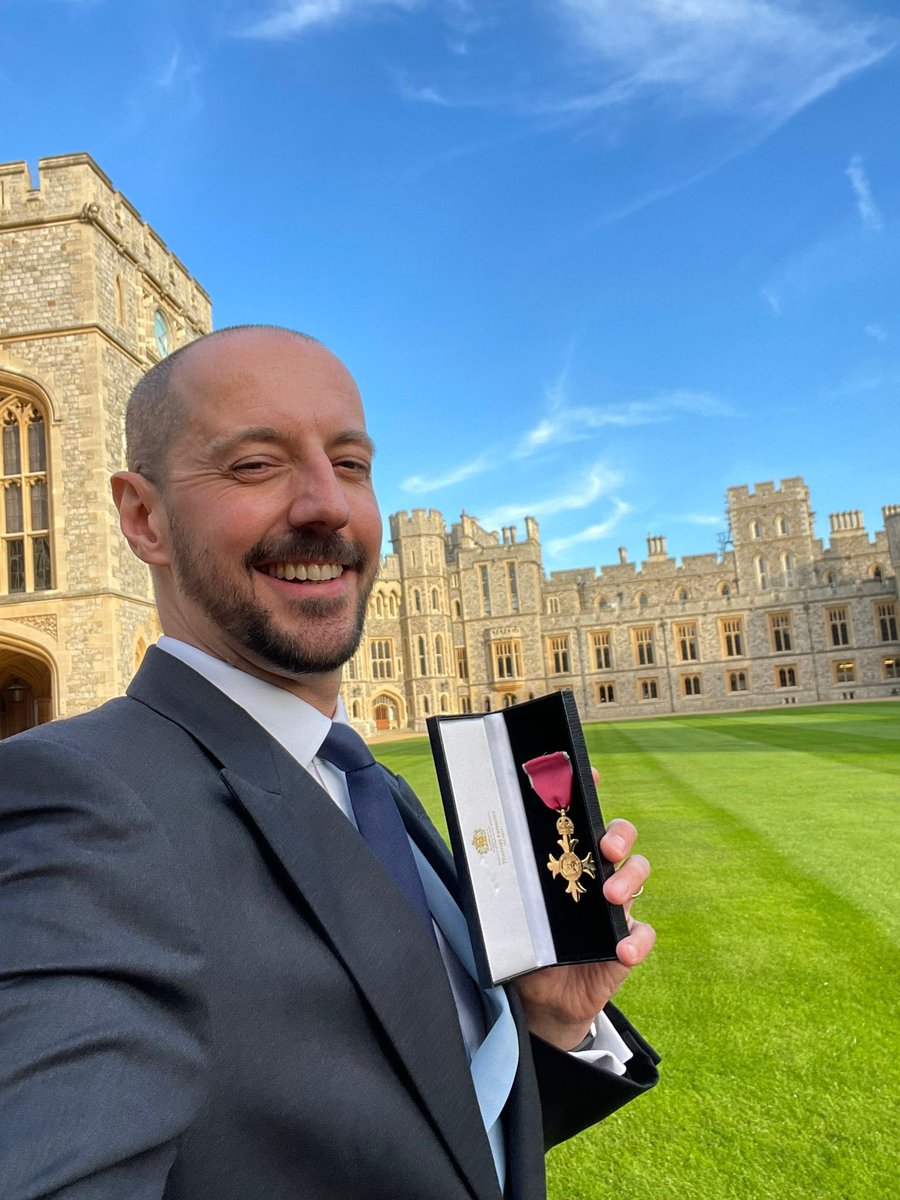 Humbled to receive an OBE🎖 from The Princess Royal today- with massive credit due to my amazing colleagues in @FCDOGovUK and across the 🇬🇧 Overseas Territories who I am very lucky to work with. @RoyalFamily