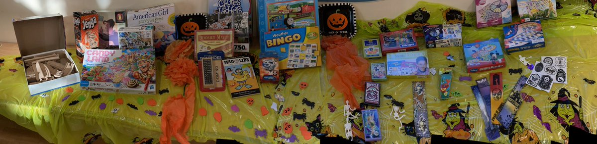 BaldwinHills's tweet image. 👻 Join us on 10/31/22 at 4:30 p.m. for a #HalloweenBonanza in the #BaldwinHillsLibrary community room presented by #TeenCouncil for all ages! We will play #HalloweenBingo &amp;amp; for prizes of candy, games &amp;amp; more! 🎃