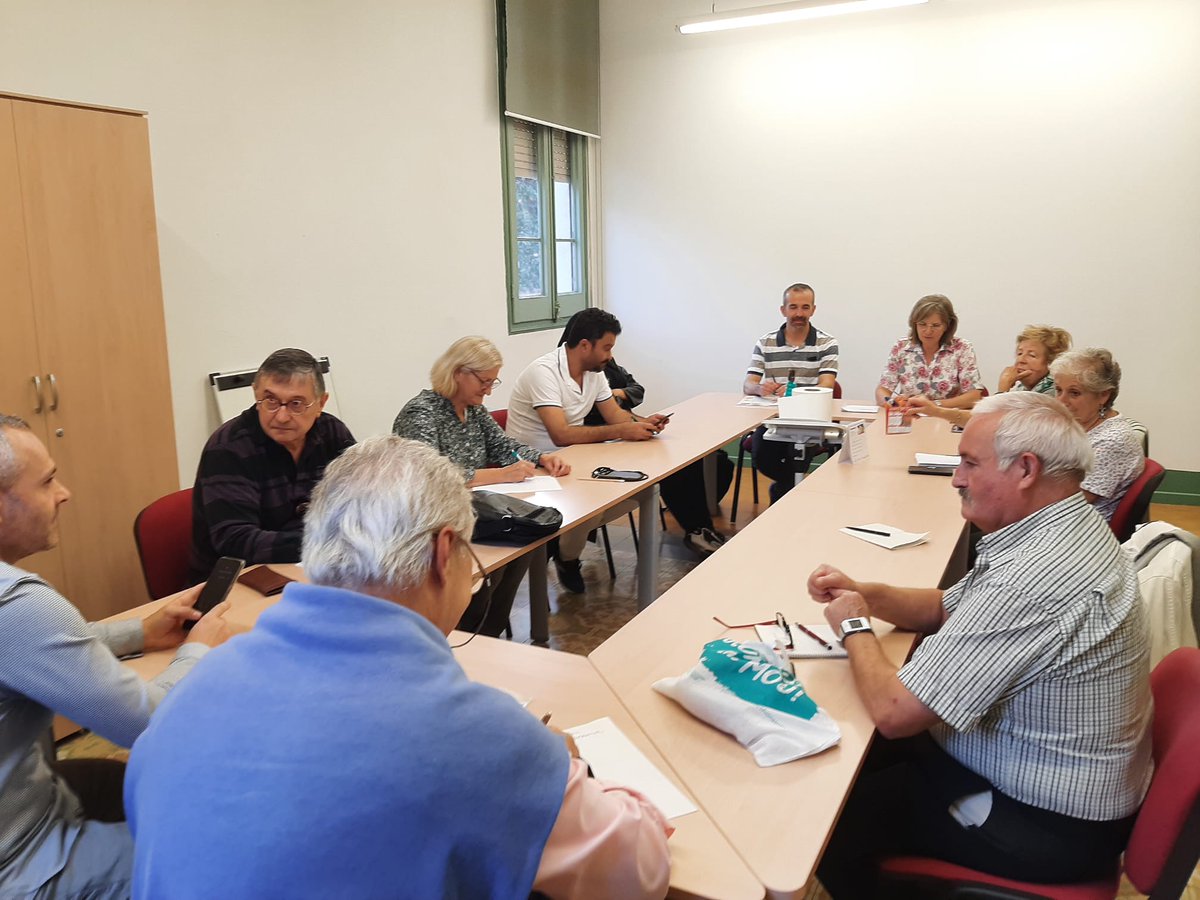 sbddretscivils's tweet photo. 📷 Reunió de la Taula de #Creences i Conviccions de #Sabadell. La Direcció General d'Afers Religiosos presenta el programa de parelles lingüístiques interreligioses a les comunitats religioses.
#SabadellDiversa https://t.co/WY6L3Td5uF