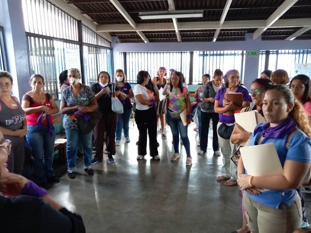CalasanzCfc's tweet photo. C.F. C. Calasanz apoya el encuentro de la  Mesa Comunitaria de Mujeres Constructoras de Paz con la Organización de Naciones Unidas (ONU). https://t.co/tdXBc4SnGY https://t.co/E5DdM8npAs