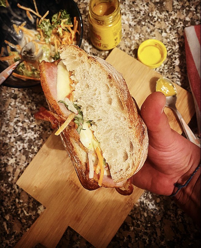 sguetg's tweet photo. Roast Hot Sandwich ๐งโ๐ณ Perfect for using up leftovers #Food #Sandwich #LeftoverRoast https://t.co/Rvf8Wtfu6R