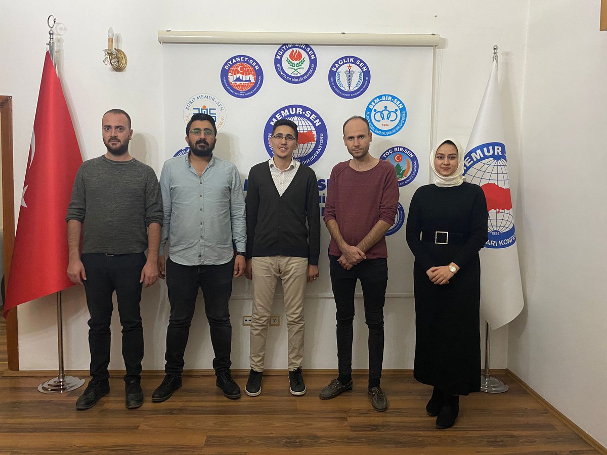 Afyonkarahisar Genç Memur-Sen Yönetim Kurulu olarak İl Başkanımız <a href="/HakanBuldan/">Ahmet Hakan Buldan</a> riyasetinde olağan toplantımızı gerçekleştirdik. Alınan kararların hayırlara vesile olmasını Yüce Allah’tan niyaz ederiz.

"Zaman bendedir ve mekân bana emanettir" şuurunda bir gençlik...
<a href="/gencmemursen/">Genç Memur-Sen</a>