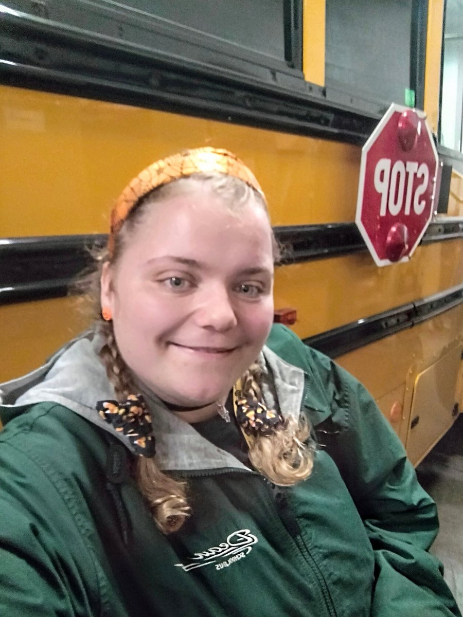 AshleyDeMoss6's tweet image. Ready for my afternoon route! #SchoolBus #SchoolBusDriver #SchoolBusDriverLife