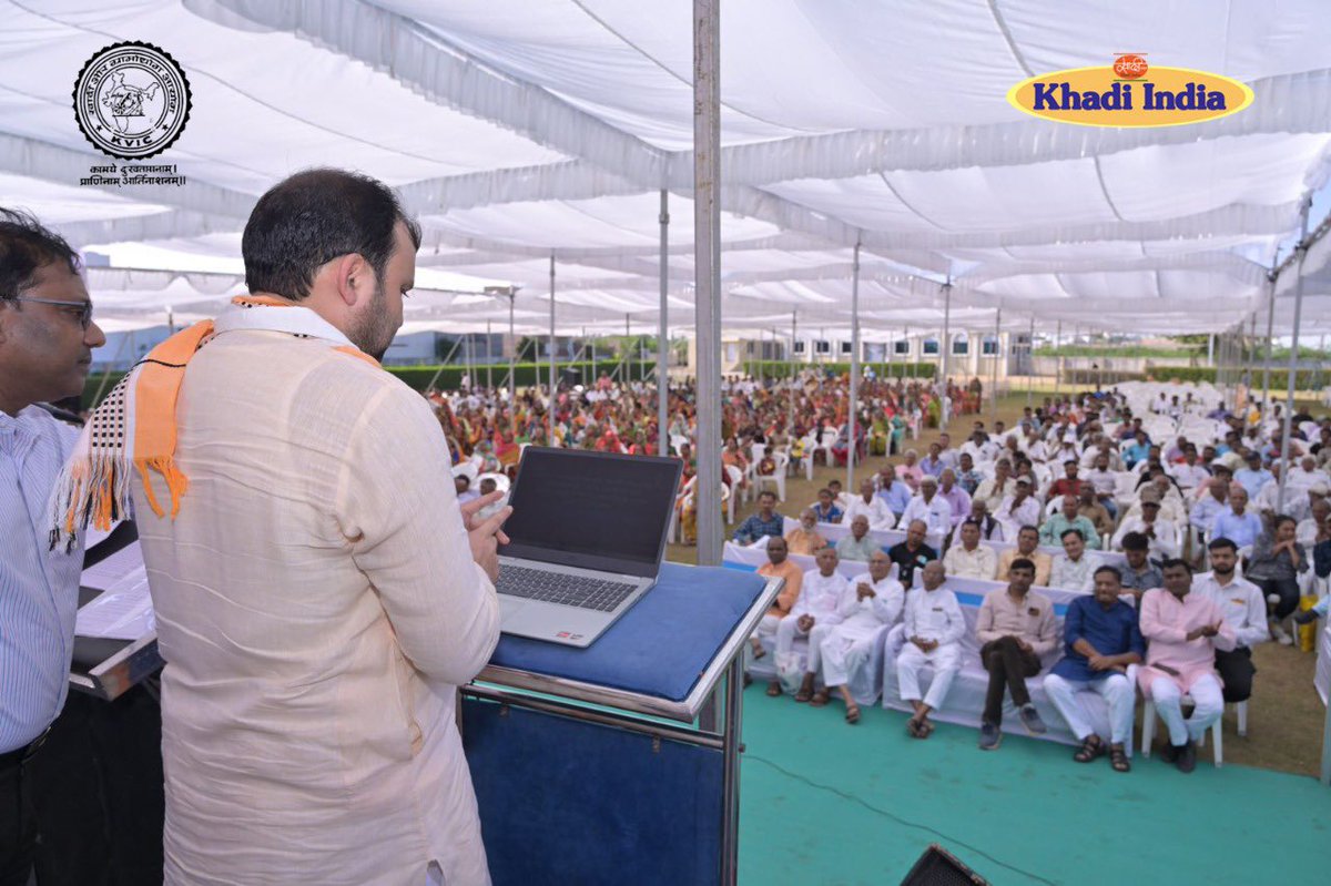 kvicindia's tweet photo. He also put out an amount of Rs 12.74 Cr as subsidy of PMEGP and also distributed the Khadi certificate to 8 new Khadi Institutions which will provide employment to 300 artisans in Gujarat boosting the vision of #Aatmnirbharbharat. https://t.co/RPT8dUaeIv