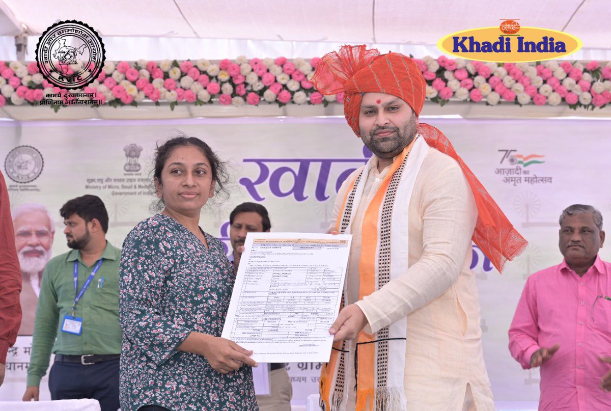kvicindia's tweet photo. He also put out an amount of Rs 12.74 Cr as subsidy of PMEGP and also distributed the Khadi certificate to 8 new Khadi Institutions which will provide employment to 300 artisans in Gujarat boosting the vision of #Aatmnirbharbharat. https://t.co/RPT8dUaeIv