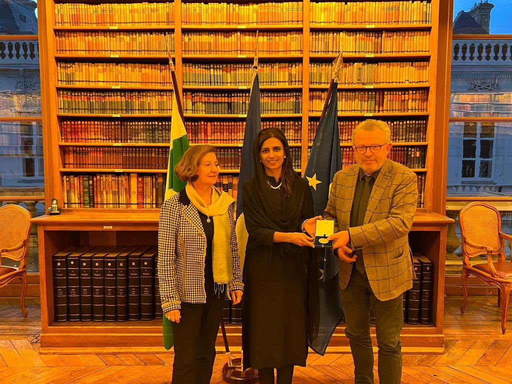 MoS @HinaRKhar met today Senator Pascal Allizard, President of Pakistan-France Friendship Group in the French Senate and Senator Gisèle Jourda, member of the Group. Pakistan France bilateral relations and parliamentary cooperation between the two countries were discussed.
