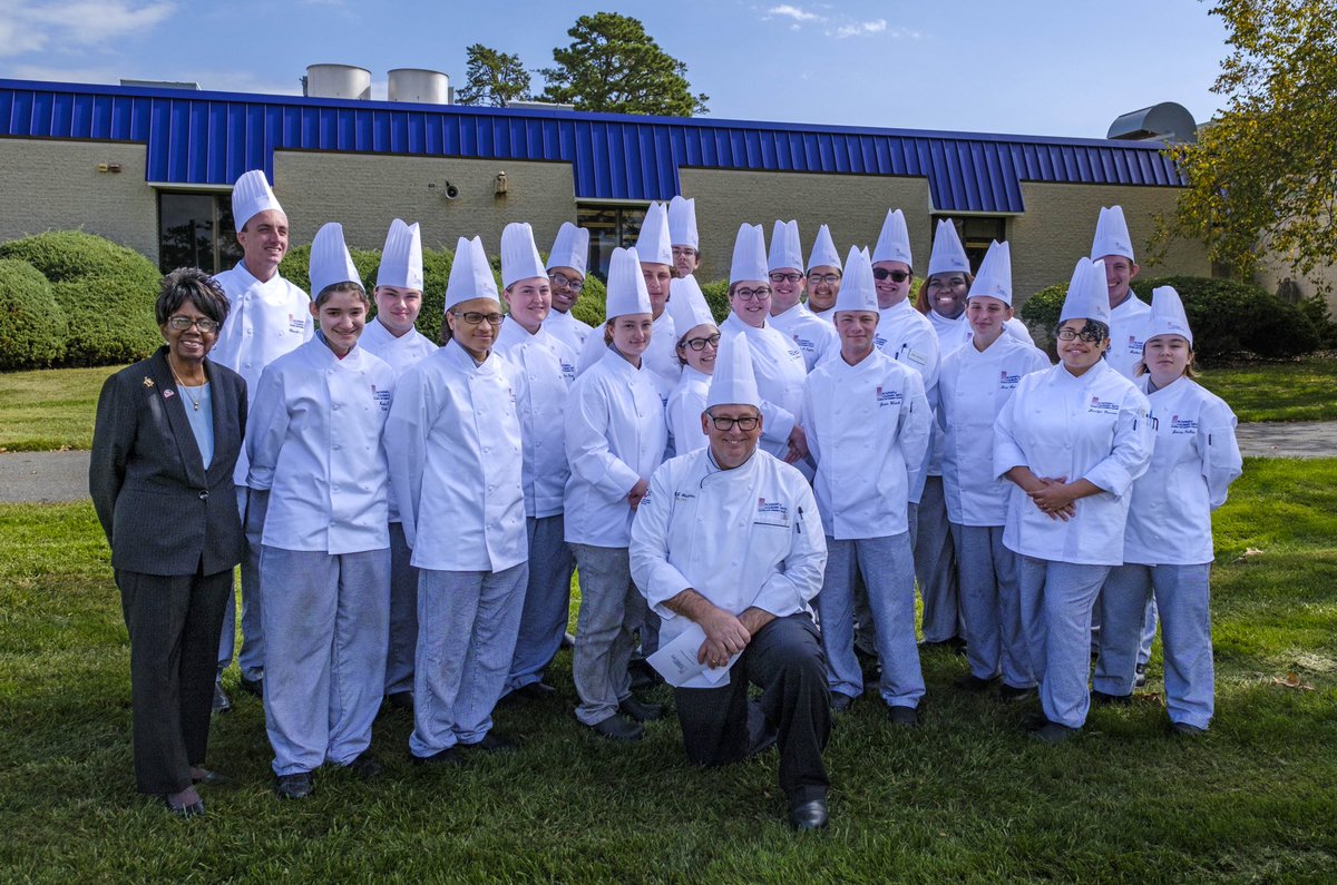 atlanticcape's tweet photo. Today we celebrated the 2nd Annual Chef Coat Ceremony for Culinary Arts students in their 2nd year. The ceremony serves a moment of pride for the future chefs as they continue their journey &amp; as a reminder to the 1st year students to continue to work hard to achieve their goals. https://t.co/BJsw6TYeWC
