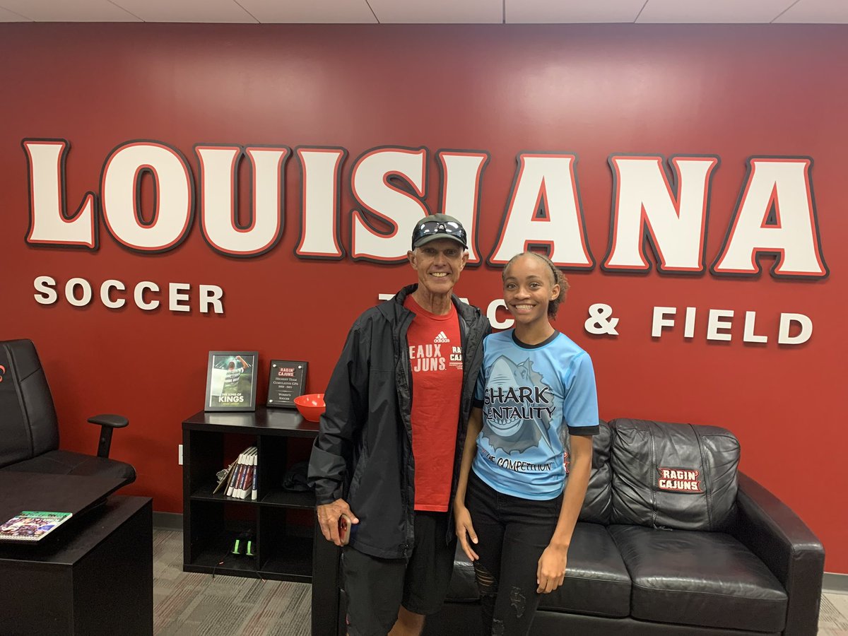SharkTrackSCHS's tweet photo. @lovejayda2023 took Louisiana by storm this weekend as she toured @McNeeseTF_XC @LionUpTrack @du1869 @ULLafayetteFoun @GSU_TIGERS Jayda is headed for greatness. We’re here for it! https://t.co/aWw1DcJuSl