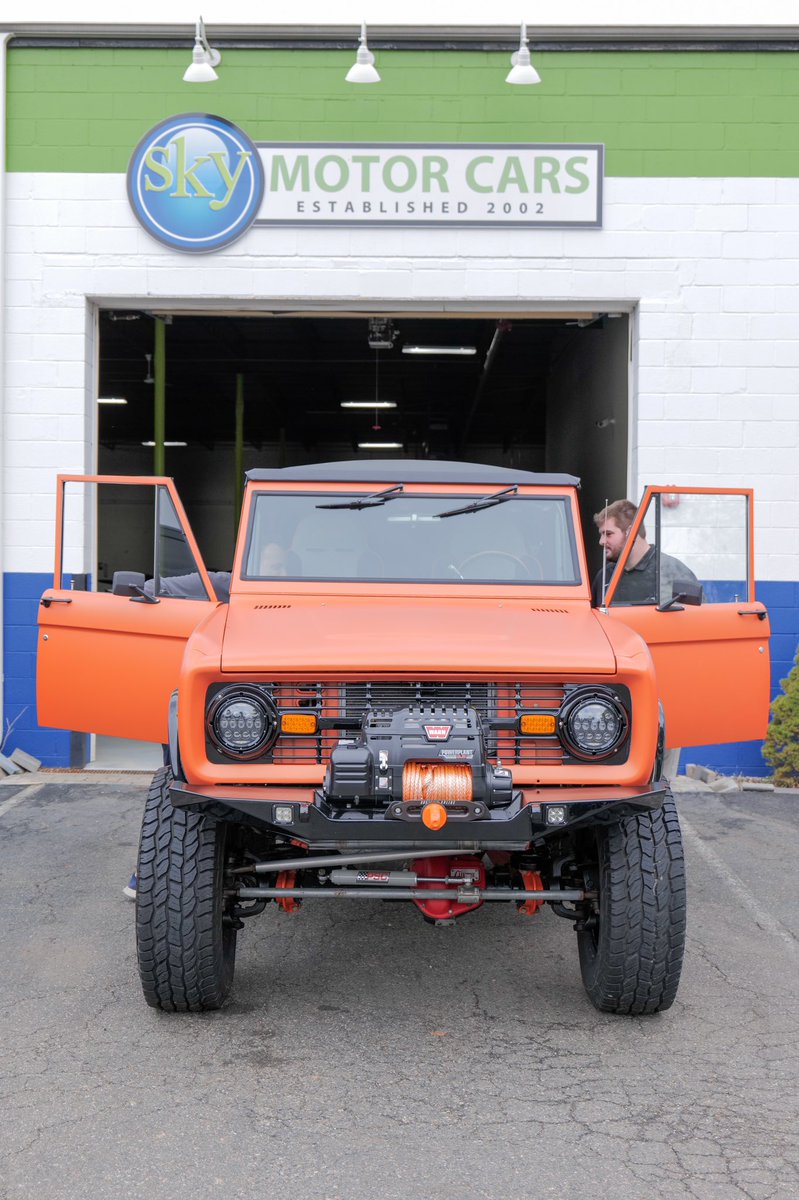 skymotorcars's tweet photo. How about if we get a little taste of Landon Dickerson in a Ford Bronco coming right down your…street. - @CollinsworthPFF
•
•
#SkyPartner #SkyAthlete #Undefeated #GoBirds https://t.co/dNvoCRarId