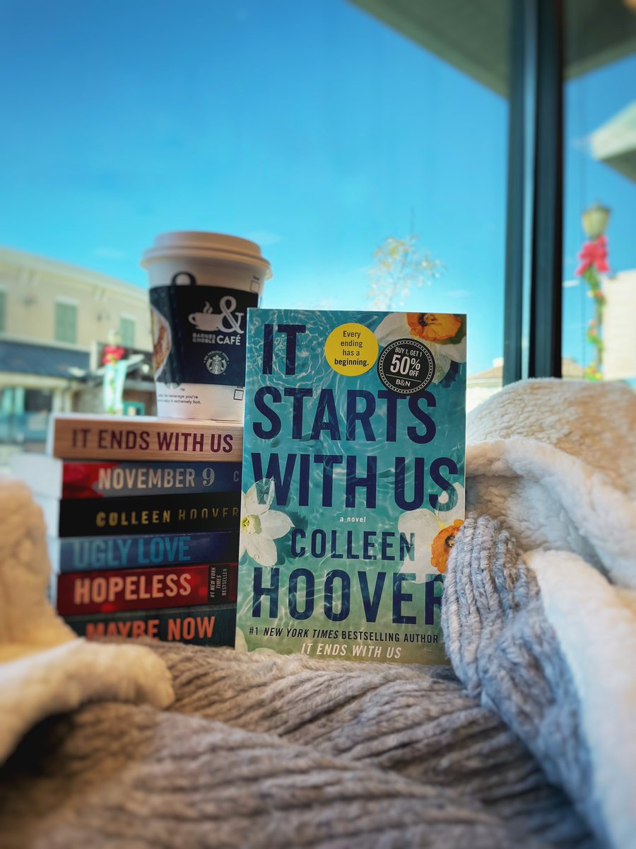 Hey, #KansasCity!

It’s cold. #MaybeNow’s the time to get Colleen Hoover’s new book, #ItStartsWithUs! 

Grab one of our #BNExclusive Reversible Throws and a coffee &amp; go all in on comfort. 

#bestbooks #bestdrinks #cozyfeels #cozyup #Romancereaders #BNCafe #BNZonaRosa #BNMidWest