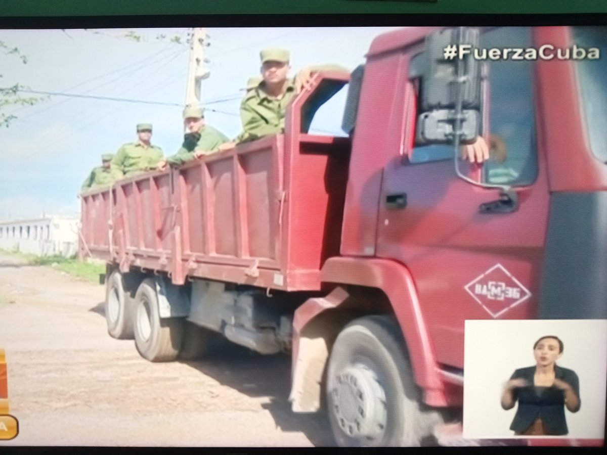 Las fuerzas armadas revolucionarias apoyan las labores de recuperación en las zonas afectadas por el huracán IAN en #PinardelRío, #FuerzaPinarDelRio, #FuerzaCuba