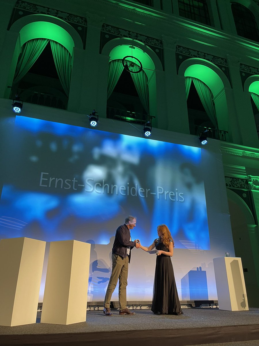 hkhamburg's tweet photo. #ESP2022: Mit der Dokumentation „Angriff aus dem Netz“ von @swr2wissen
gewinnt Jörg Hommer den @ESPreis in der Kategorie Audio. Wir gratulieren herzlich! https://t.co/vn8ltG6GKr