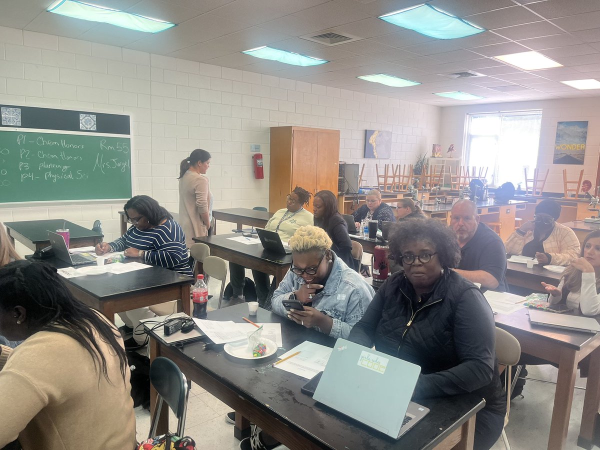So proud of our #sciencestandouts at PD today. Working on #HYIS in labs led by Ms. Register! <a href="/CumberlandCoSch/">Cumberland County Schools</a>