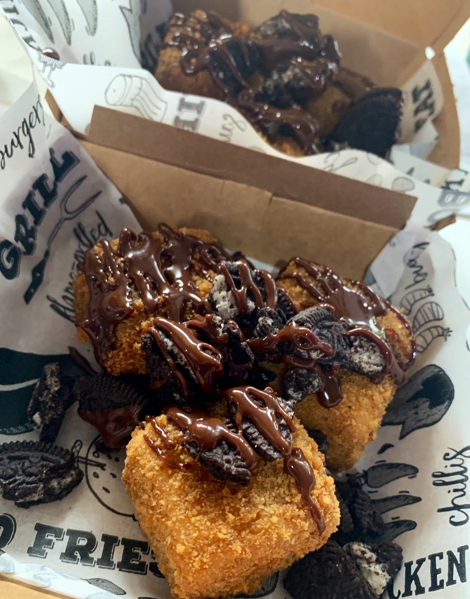 chefbrigetterj's tweet photo. Bringing back a lil indulgence from Cheat Night days 😮‍💨 to a something coming soon 😍
🤤 Fried Cheesecake Bites, Hot Fudge Sauce, Crumbled Oreo https://t.co/08Arfho99L
