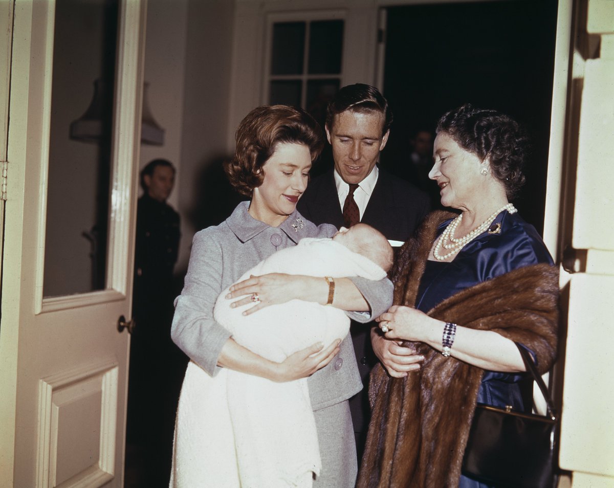 RMRussell29's tweet photo. Princess Margaret and Antony Armstrong-Jones' first child, David Armstrong-Jones, 2nd Earl of Snowdon, was born at Clarence House #OTD in 1961 #EarlofSnowdon 📸 Getty https://t.co/gJbAW26wv8