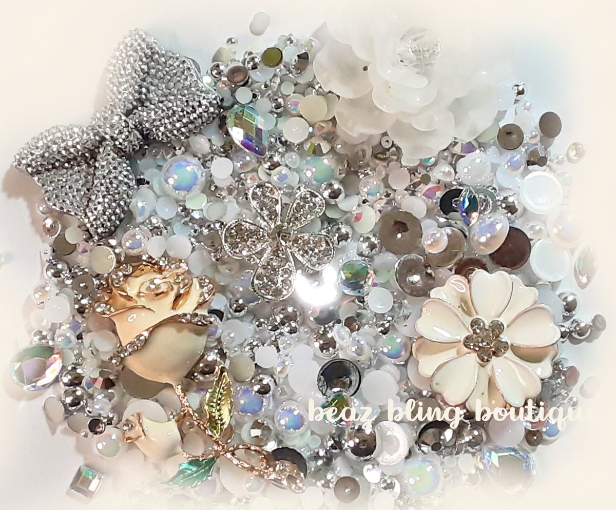 beazboutique's tweet photo. Excited to share the latest addition to my #etsy shop: Deco Bling DIY Kit Silver White Flat Back Rhinestones &amp; Pearls Mix Decoden Cellphone Case https://t.co/hiVUcIKKgG #silver #blingkit #whiterose #phonedeco #diydeco #decoden #alloycabochon #bling #rhinestones #alloy https://t.co/fkYFgn43AW