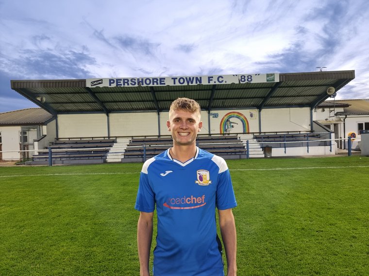 LATEST NEWS | <a href="/DannyJanes1/">Danny Janes</a> is delighted to welcome the addition of midfielder Harry Burns from <a href="/SaracensFC/">Cheltenham Saracens FC</a> following a seven day approach. Burns goes straight into this evening's squad for the <a href="/WorcsFA/">Worcestershire FA ⚽</a> Senior Cup tie.
pershoretownfc.co.uk/news/janes-add…