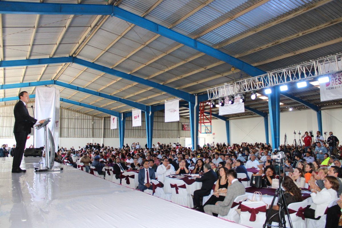 HTecamachalco's tweet photo. #TKVAX+RESULTADOS  /  Así se llevó cabo el Primer Informe de Gobierno. Seguimos trabajando por las y los tecamachalquenses. https://t.co/C0bnRHaJk9