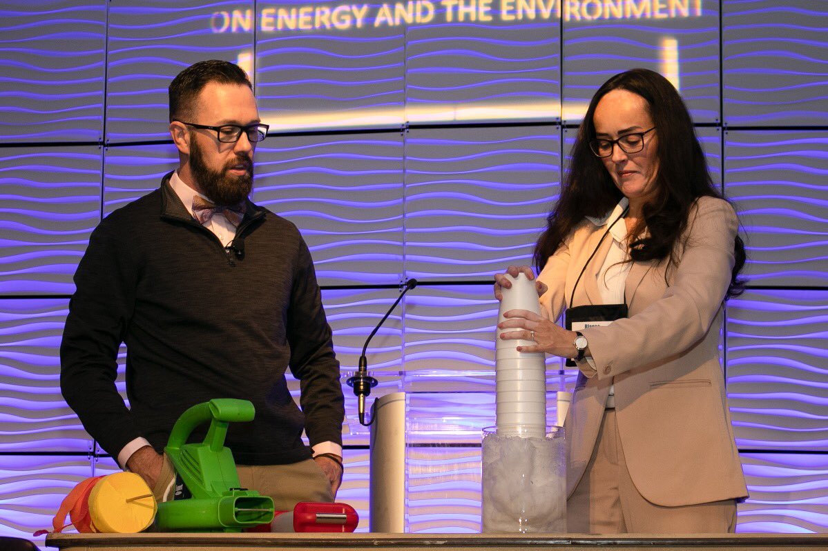 KentuckyEEC's tweet photo. We added some fun and levity at #eec22 lunch w/Jason Lindsey aka "Mr. Science" with Hooked on Science! He shared science experiments that he teaches students across the state & nation, focusing on energy, water conservation, waste & more. https://t.co/avPuNECPbr @KYWeatherLab https://t.co/OoPhXFCDc0