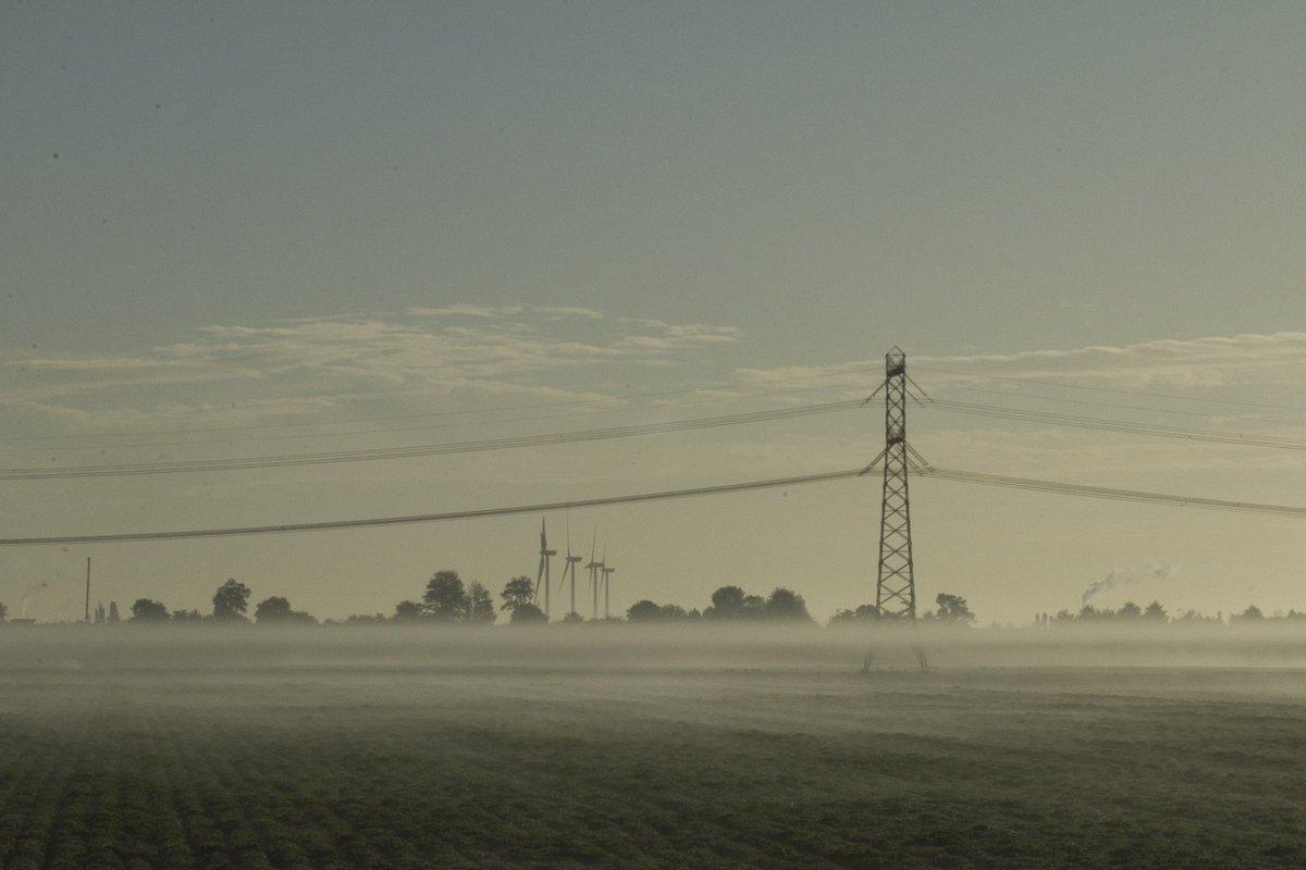 san970's tweet photo. Ochtend met mist @Weerfotoklasse1 @WNLVandaag @helgavanleur @EdAldus @Alpenweerman @NOSWeer @BuienRadarNL https://t.co/KBXH4WF8Y4
