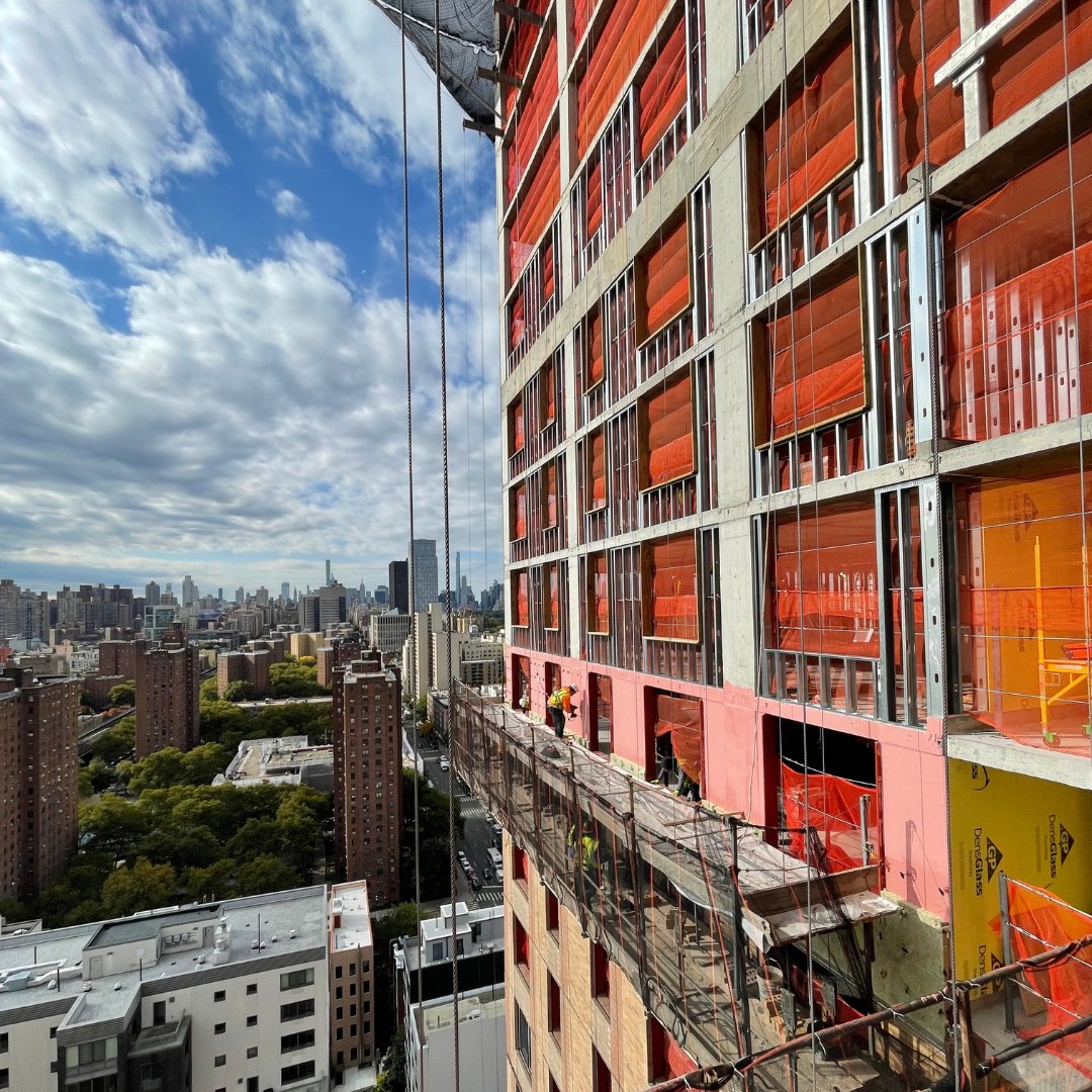 PROSOCO's tweet photo. This 30+ story mixed-use residential going up in Harlem will be the largest affordable Passive House in the world when it’s completed. A complete R-Guard building envelope on this one!
#PROSOCO #PHIUS #PassiveHouse #Harlem #FastFlash #SprayWrapMVP #PhiusCon #PHIUS2022 https://t.co/ouvXw5mOY8