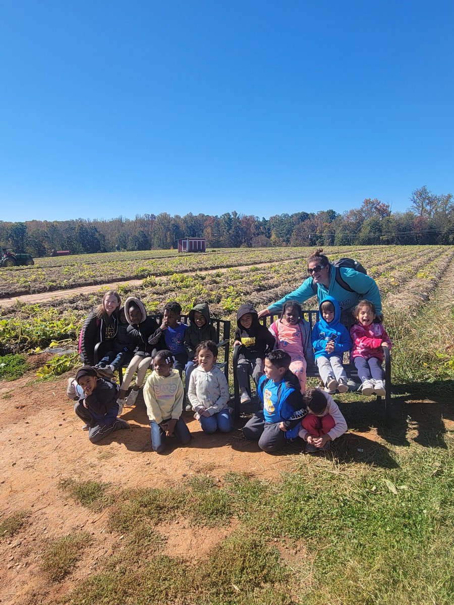 DanielleB4WMES's tweet photo. @MsChappellWMES 's class having so much fun at Patterson Farms Field Trip! 
#WMES
#ONEPACK
#OURPACKISONTRACK
#Pattersonfarm https://t.co/ARoKjkznEs