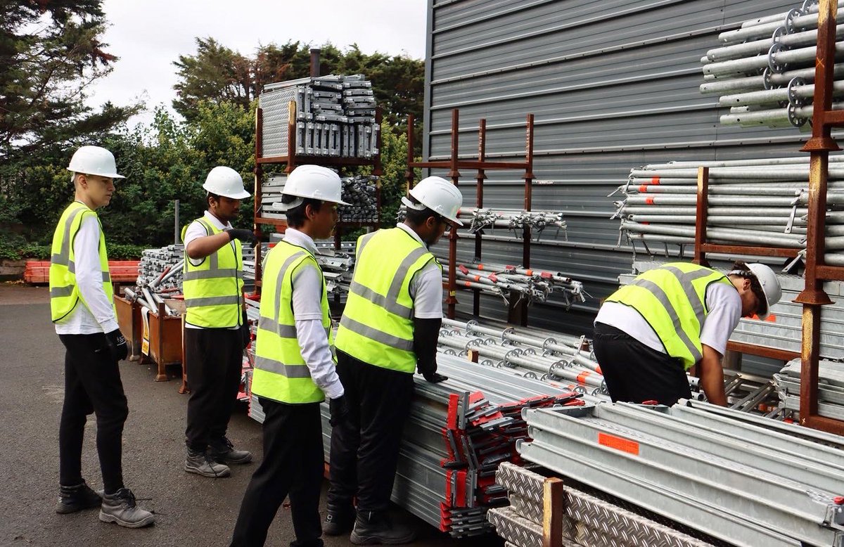 StratfordSch's tweet photo. #Year10 students visited the London Academy of Sustainable Construction to learn all about #apprenticeships with @simianrisk✨
Simian offers a growing number of apprenticeship schemes including Scaffolding, Roofing, and Civil Engineering Groundworks.
#careers #post16pathways https://t.co/hKdCHpqY4m
