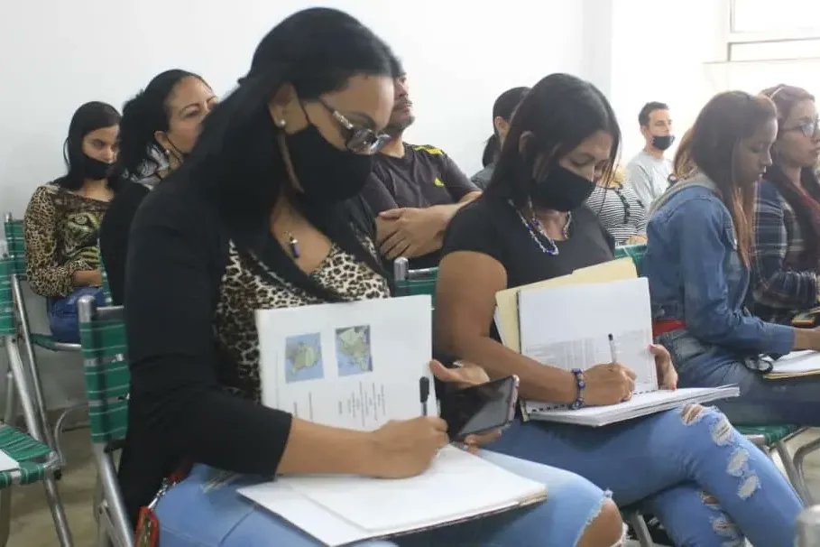 #Entérate | En la continuación del ciclo de capacitación de los trabajadores del #Minec, se ofreció este #18Oct un taller sobre "Trabajo en equipo".

#UnidosConElCastañoYTejerías