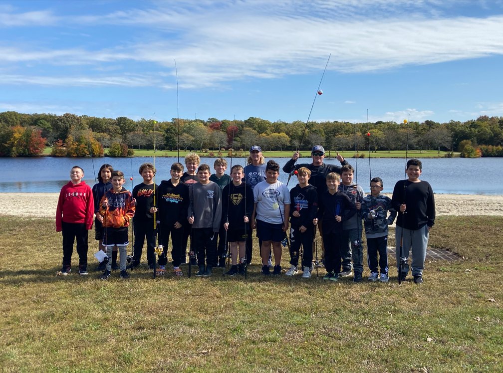 gchidiac211's tweet photo. Thank you to Ms. Redling and Mr. DiPasquale for organizing a fun fishing trip for our fishing club students! @StaffordPEMrD @StaffordTwpEd #studentsfirst https://t.co/PG4FozBbmh