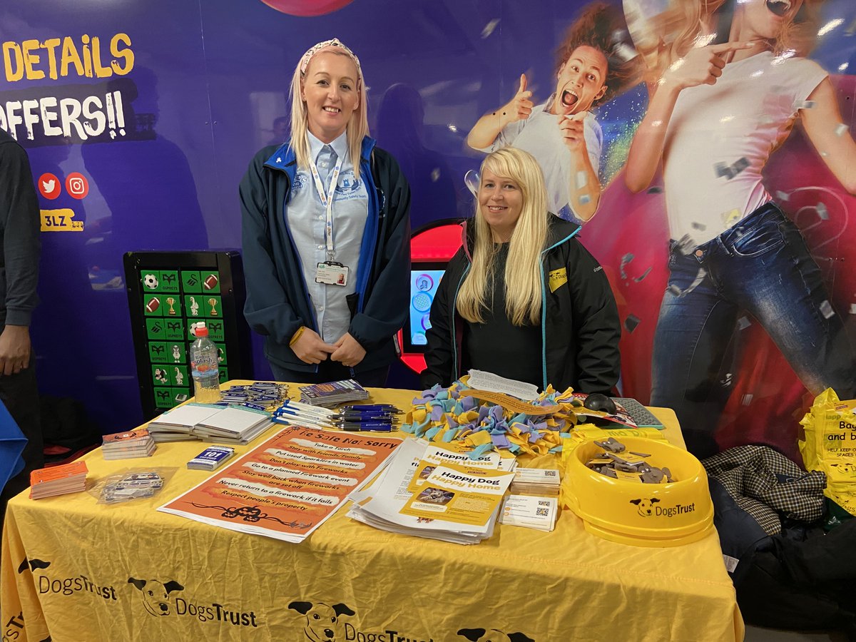 SwansJnrJacks's tweet photo. Come to family stand where we are learning how to enjoy bonfire night safely. #JuniorJacks
@saferneathpt | @DT_Bridgend | @SWPSwansea | @mawwfire https://t.co/5jqV1kqZ2N