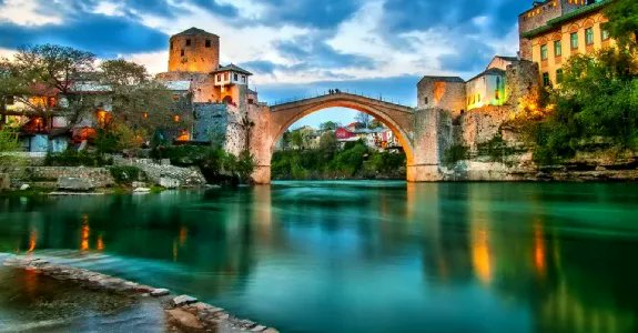 BalkanIncoming's tweet photo. The Balkans is a particularly interesting area of the world, and its ethnic diversity has contributed to unique cultural development as well as times of great struggle and conflict. 🏙️
#city #Balkan #explore 
Explore on👇
https://t.co/jA2mOYbTY7 https://t.co/y1Gp9XDyKY