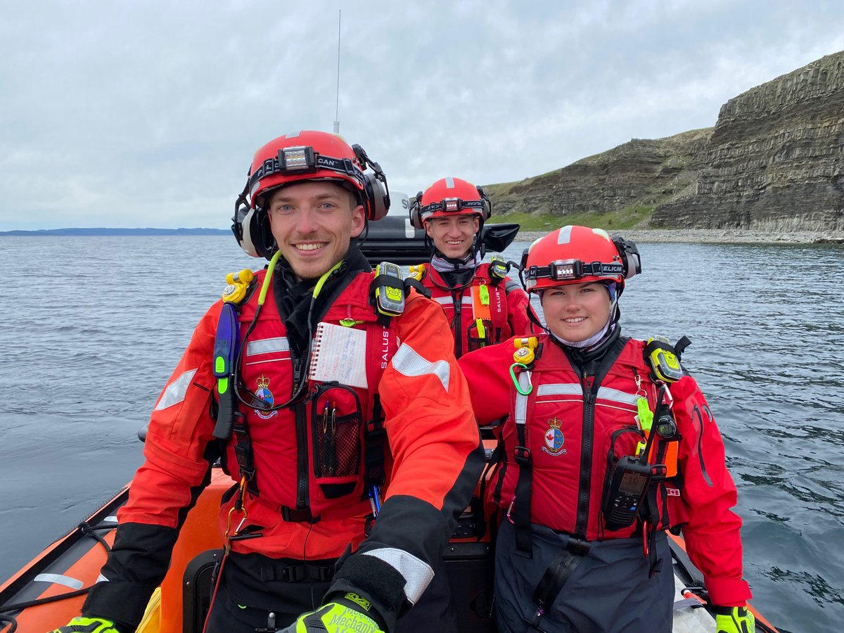 CoastGuardCAN's tweet photo. Attention university/college students ⚠️ Do you want a job on the water participating in #SearchAndRescue operations?
 
Applications for our Inshore Rescue Boat Student Program are now open for summer 2023!
 
Apply by December 30: https://t.co/QN8TcCZoGP https://t.co/JvDlPl2Q4S