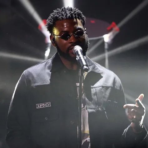 Twittinho_'s tweet photo. On va mettre les choses au clair : qui est le meilleur rappeur ? 
Rt 🔁 pour Damso
Fav ❤ pour Maes https://t.co/UCuawWE1ef