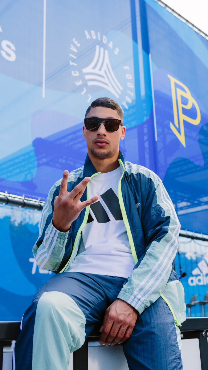 Twittinho_'s tweet photo. On va mettre les choses au clair : qui est le meilleur rappeur ? 
Rt 🔁 pour Damso
Fav ❤ pour Maes https://t.co/UCuawWE1ef
