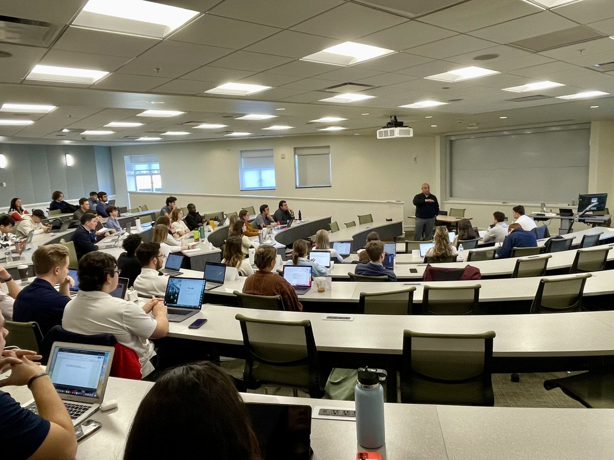 Students in <a href="/SyracuseU/">Syracuse University</a> <a href="/SUFalkCollege/">Falk College of Sport</a> Intro to Sport Management class were treated to a guest lecture by none other than proud <a href="/SUAlums/">Syracuse University Alumni🍊</a> and <a href="/NBCSports/">NBC Sports</a> anchor <a href="/miketirico/">MikeTirico</a>! Tirico told the first-year students to never take for granted the value of a Syracuse University education.