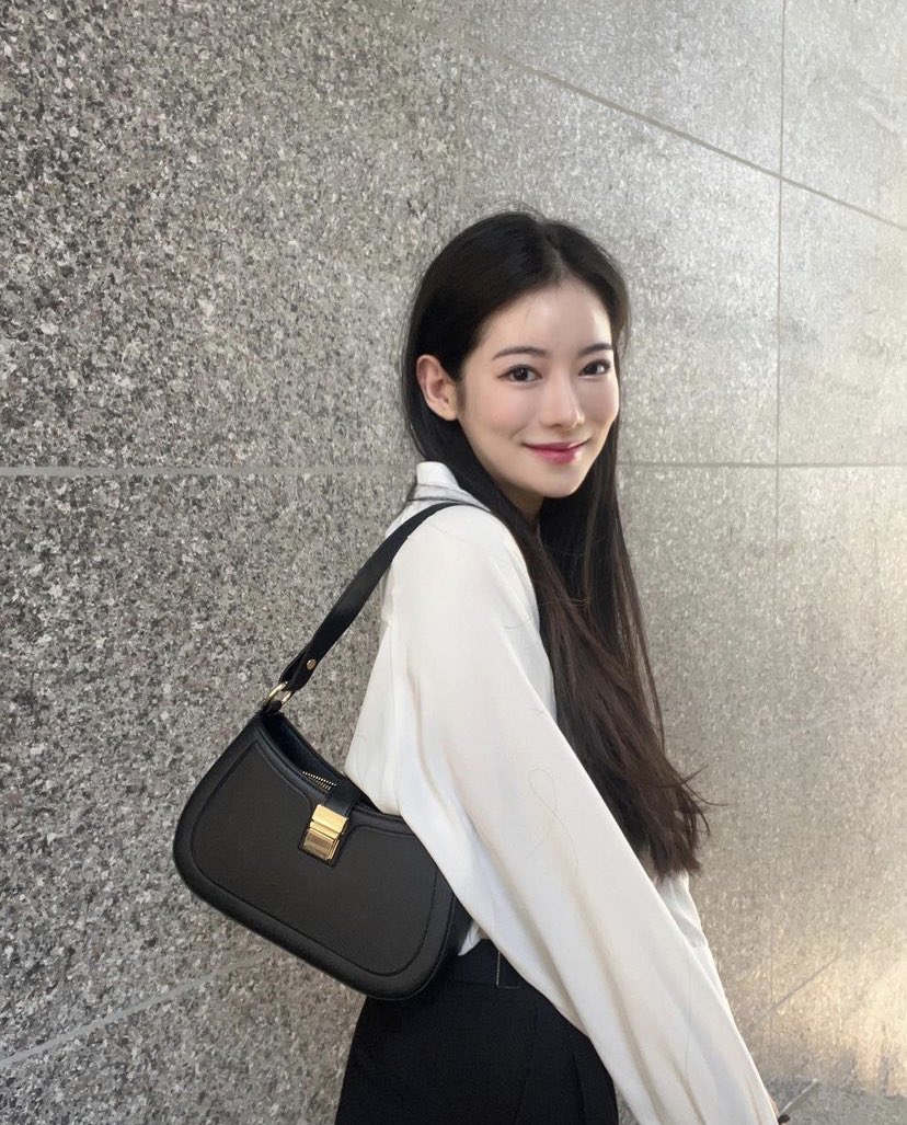 hourlypristpia's tweet photo. happy birthday to the sweetest girl in the world kang yaebin!!
thank you for all the time you’ve spent with us over the years and for being such a loving person, please always be happy & always keep smiling, you deserve nothing but the best💗💗
#HappyYaebinDay https://t.co/hrsbVZIhyK