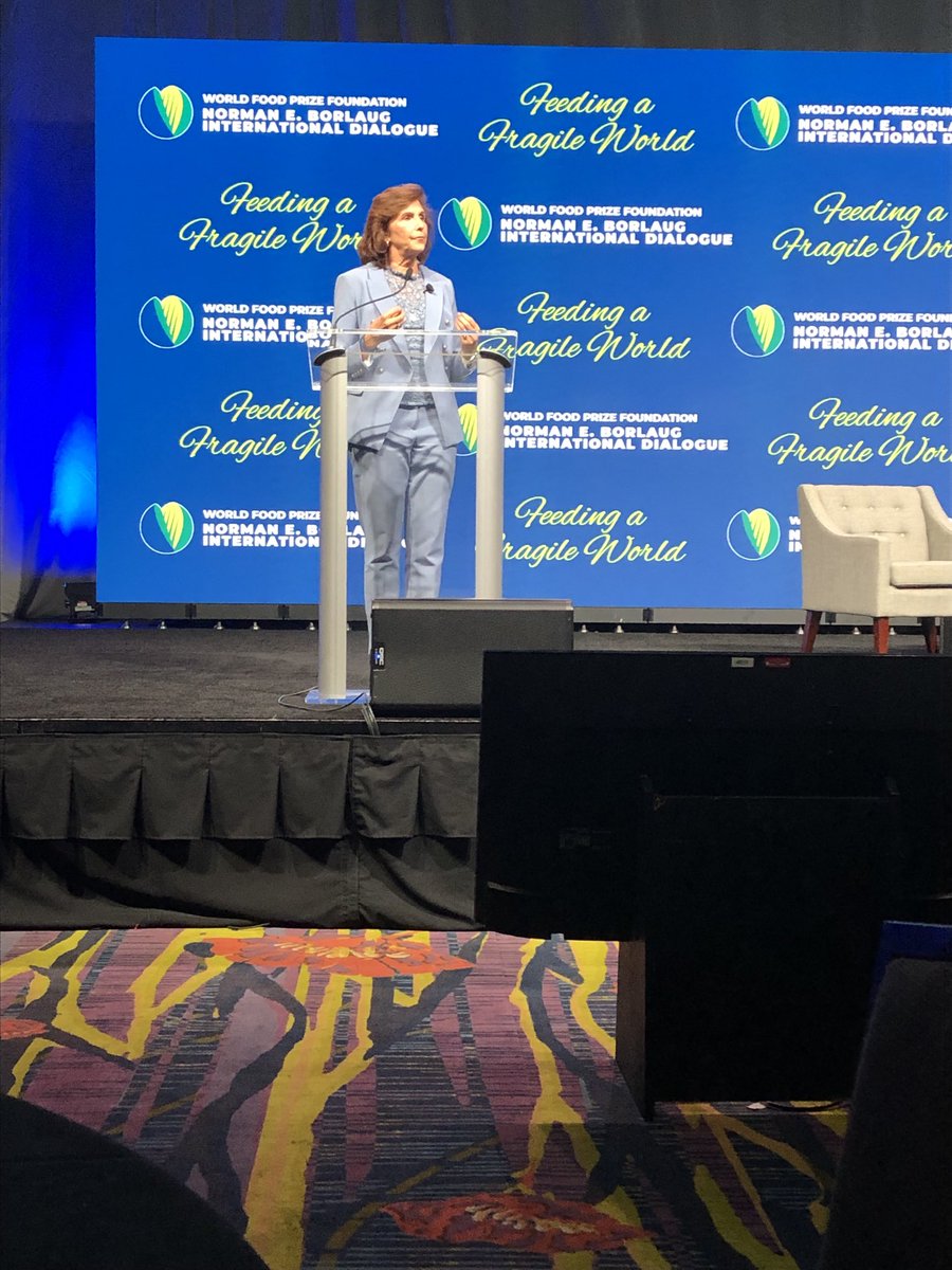 samara333's tweet image. World Food Prize Foundation President Barbara Stinson talks about ‘Covid, Climate, and Conflict’ as three main threats to the global food system at the 2022 Borlaug Dialogue opening session #foodprize22
