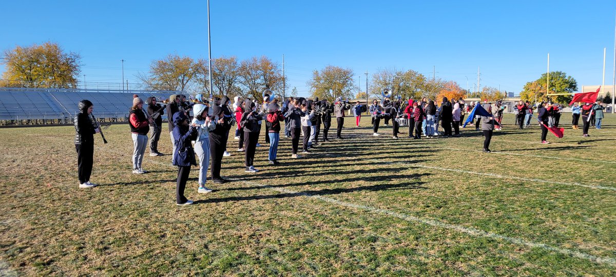 JMBands's tweet photo. 25* air temp. 13* wind chill. Band. https://t.co/ZsJ5J110EQ