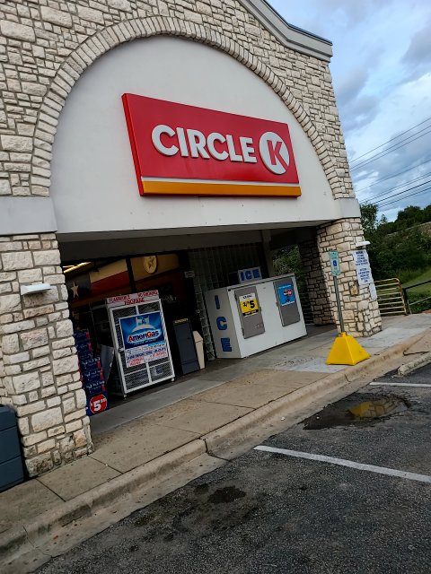twiggians's tweet photo. Twiggians found # in a Blue vault at this location! Join me playing #coinhuntworld, It's awesome! https://t.co/bqmS6t1R9U #cryptocurrency #2644895 https://t.co/A6FqwmLVHv