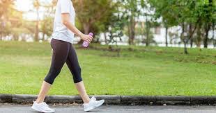 HCintuitive's tweet photo. Lo que pensas es lo que atraes y es en lo que te convertis. Cuida tus pensamientos y salí a caminar una hora por día!  Esto reduce el riesgo de demencia, enfermedades cardíacas, cáncer y mortalidad. Ahora, una caminata rápida demostró ventajas en muchas otras áreas del bienestar! https://t.co/KalaGLJ7YI