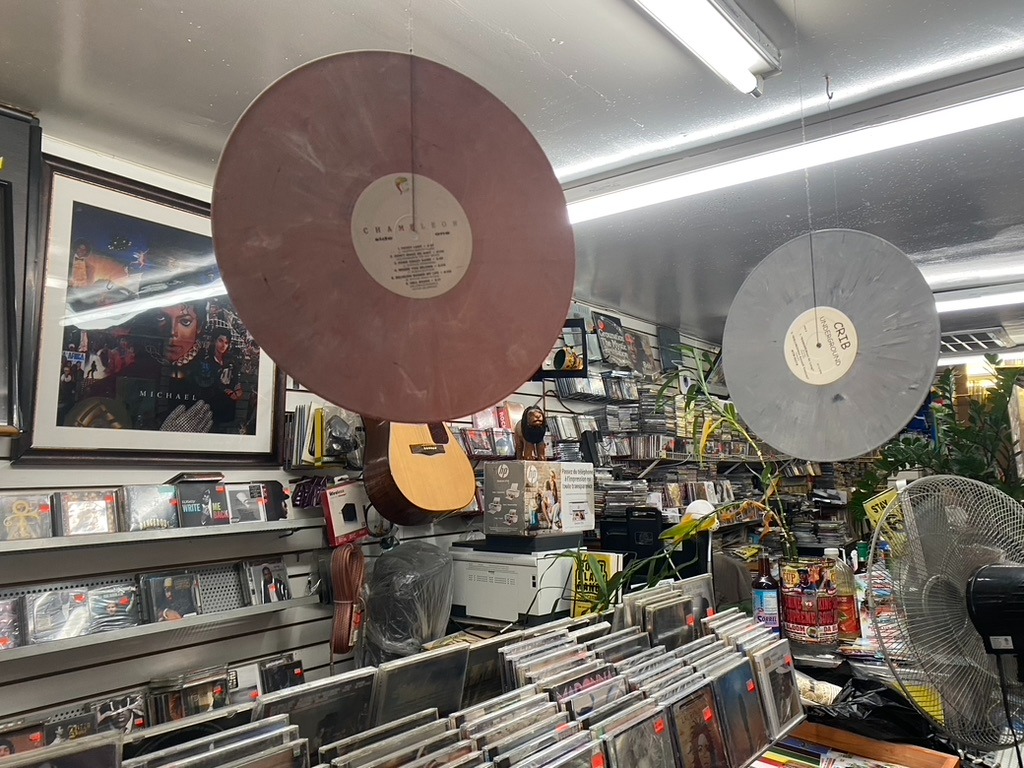 BronxInk's tweet photo. Moodies Records has persisted despite the shift from vinyl to digital, and in the face of big brands like T-Mobile moving into the storefronts on White Plains Rd. and Westchester Ave. @thelizfoster reports. 
 
https://t.co/KYobzYms4j https://t.co/rtmp78u4w6