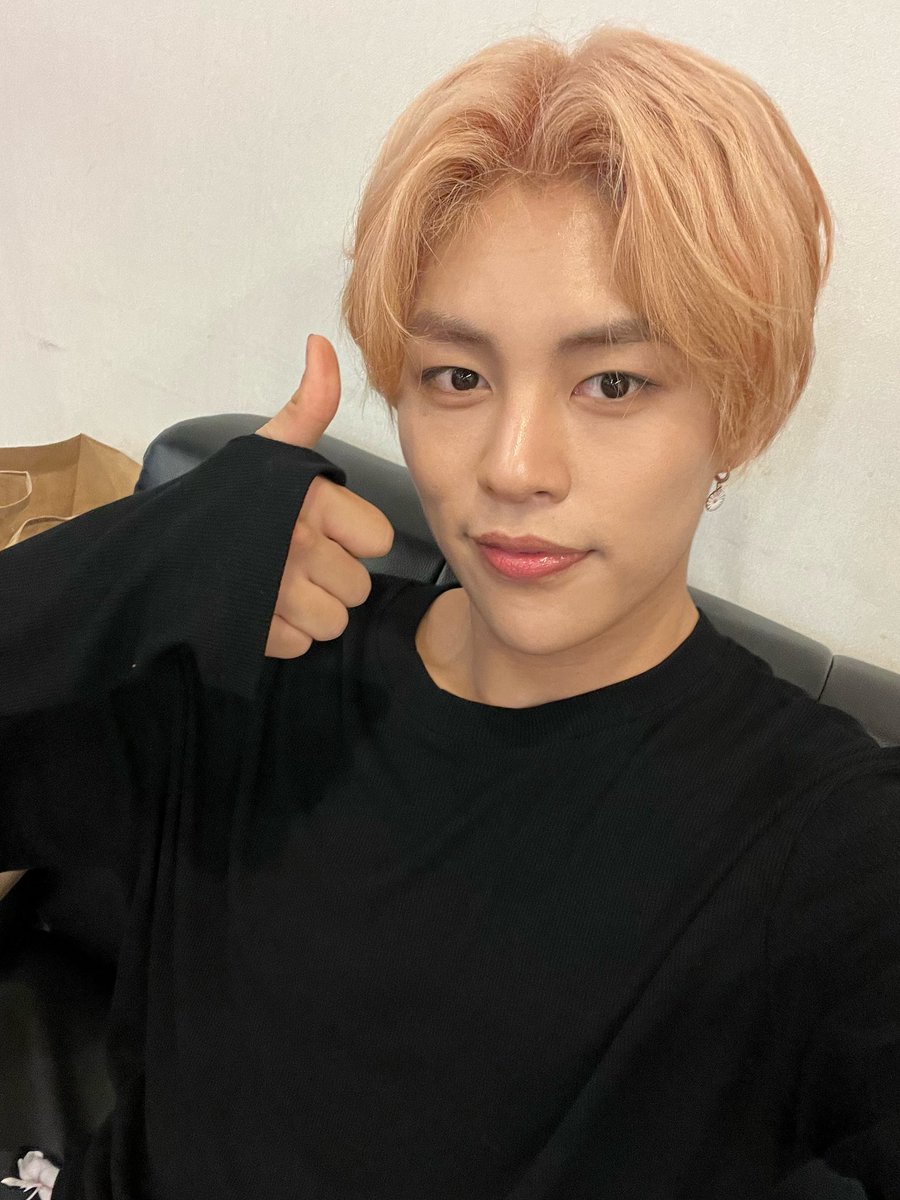 Blda_Lexii's tweet photo. Con penita pero participando de nuevo ♡

#EdelweissSelcaDay #EdelSelcaDay #TFNSelcaDay #ON #ESD #TFN  @TFN_official_  #티에프앤 https://t.co/b8VRjOn6lP