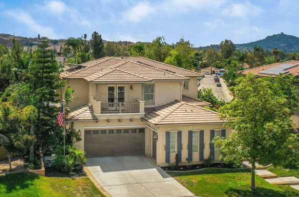 eLoanRealty's tweet photo. House For Sale!

This beauty sits privately on a cul-de-sac with no direct neighbors in highly desirable Chapparal Glen.
Location: Escondido, CA 92027
Listing Price: $998,000 https://t.co/4GR6PIvmFj