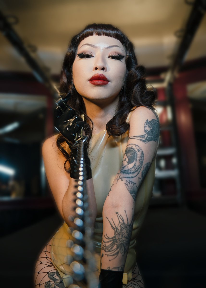 Text lines open today until 5 PST ✦

sextpanther.com/VeneraKate