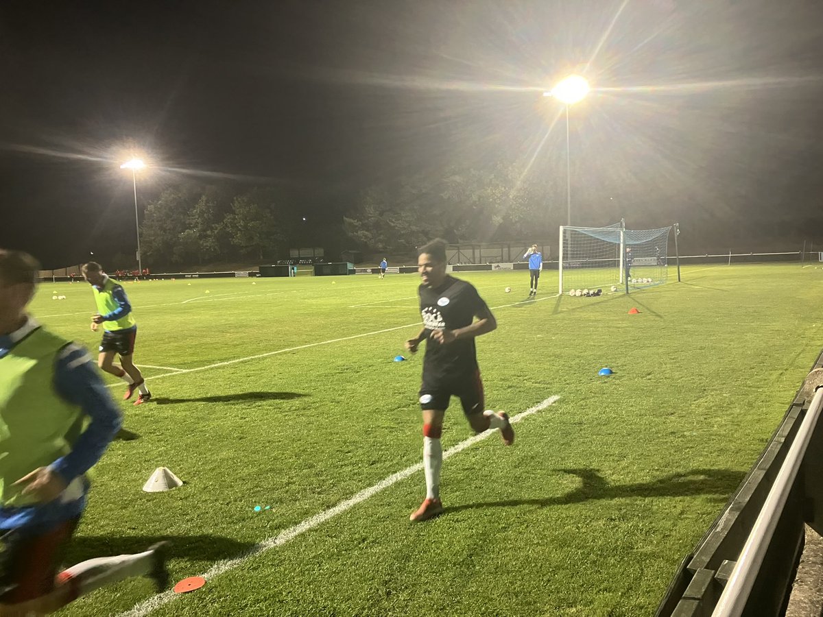 Warm up underway and good to see our latest signing @BBCorrick in the squad📰

<a href="/swsportsnews/">South West Sports News</a> 

#bristolfootball
