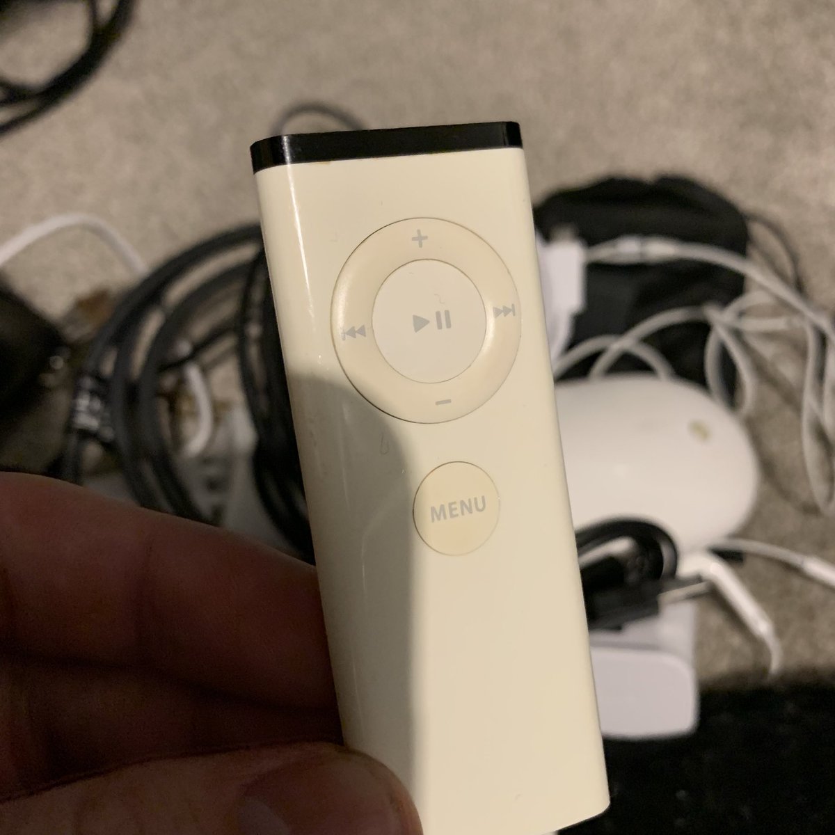 AaroArts's tweet photo. Anyone remember these bad boys?
#Apple #Macbook #AppleRemote https://t.co/v1gPvQQj4q