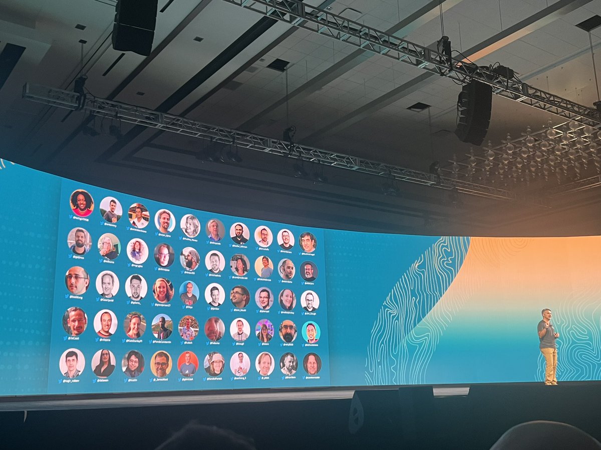 KadiGrigg's tweet image. #JavaOne because @Sharat_Chander told me too @gracejansen27 @BrianVerm @ammbra1508 @mgrygles #javachampions @JavaOne