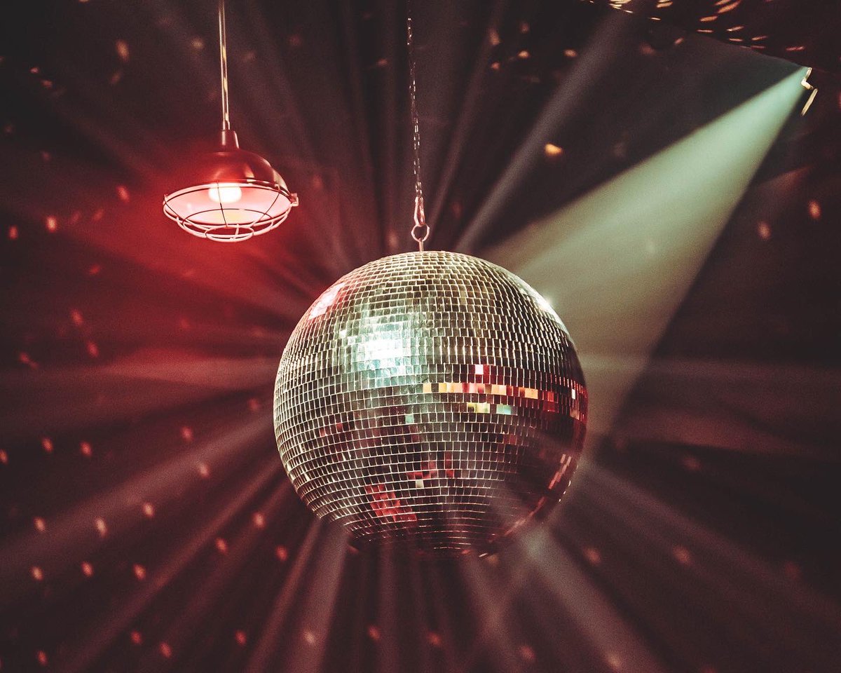 Discopussy's tweet image. Groove On Display 😎

It was a SHAKE DOWN at THE PUSS for Saturday night with @unityeventslv and our guy @kaysinmusic …

📸: @zedericjay