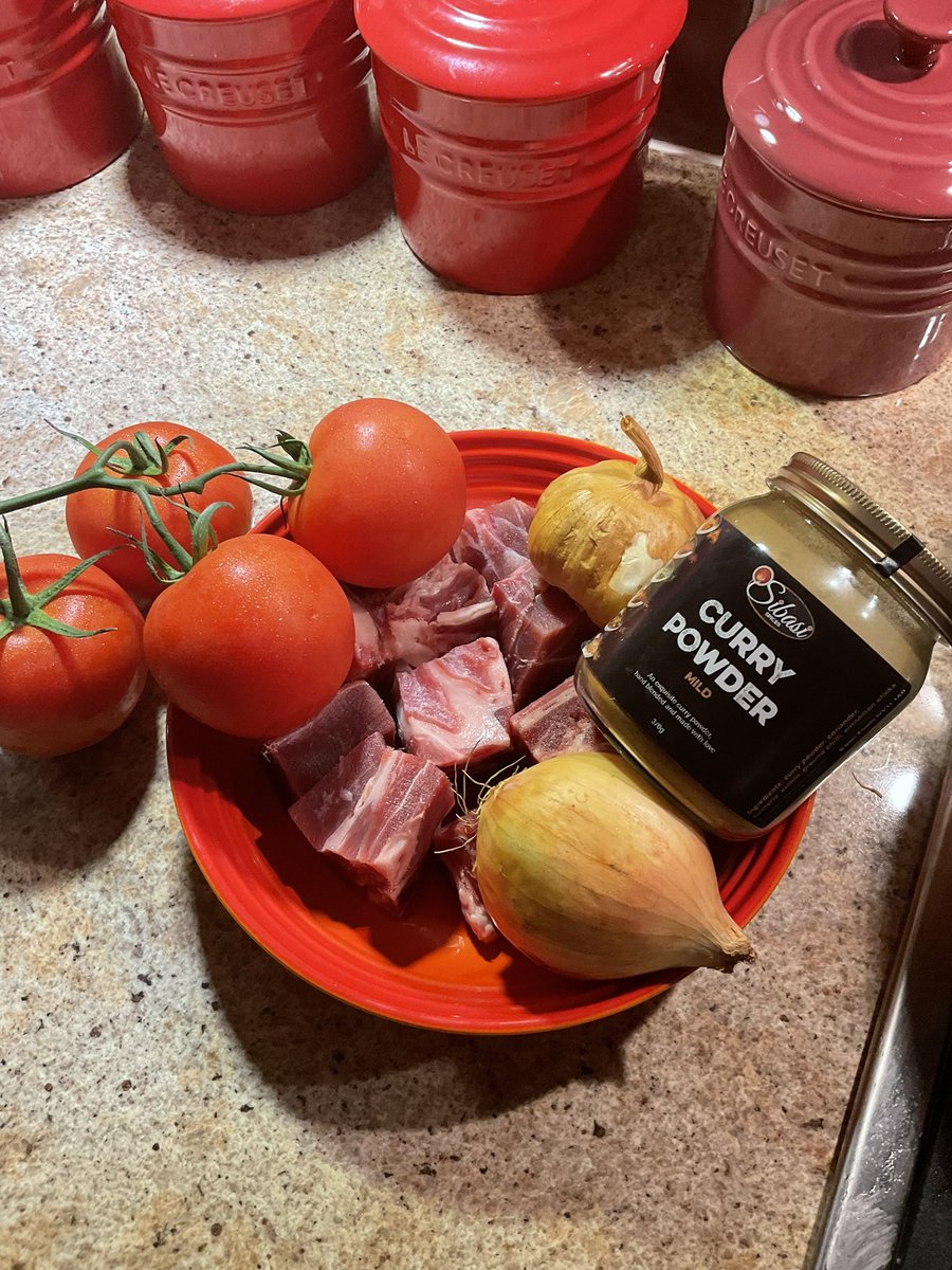 BeeNubian's tweet image. How it started:                               How it ended :
Caribbean curry goat and rice. #FatBellyProject  #CookedFromScratch @leesah_zimbo @SMununuri @RegondoZiso @TeamFuloZim  if only I had #GrillaMix @FireChief_zw 😂😂😂 @ngoni_kato @sibasichillies