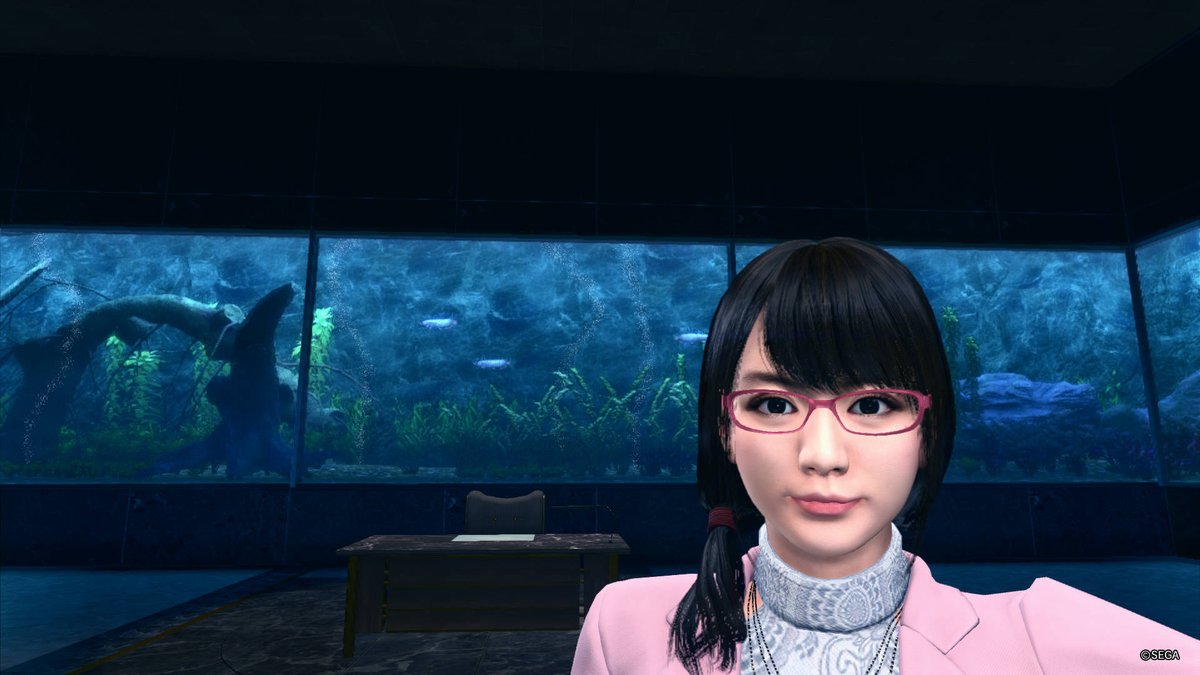 freaky place!!      theres no! one in! here but! me and! the fish!!!     fish is! actually one! of my! favourite foods! lol!!!!